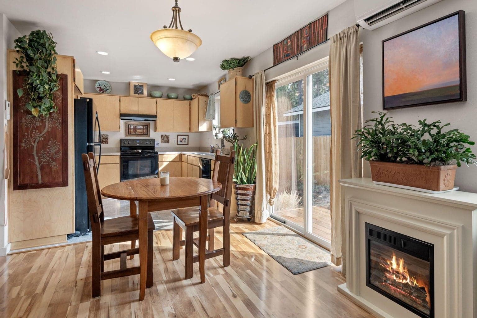 Photo of 412 Desert Rose 5 of 17