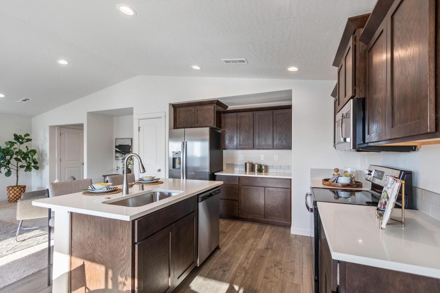 Photo of 21446 Livingston Drive 4 of 28