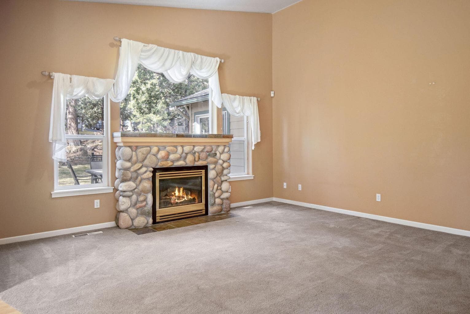 Photo of 2903 Fairway Heights 5 of 30