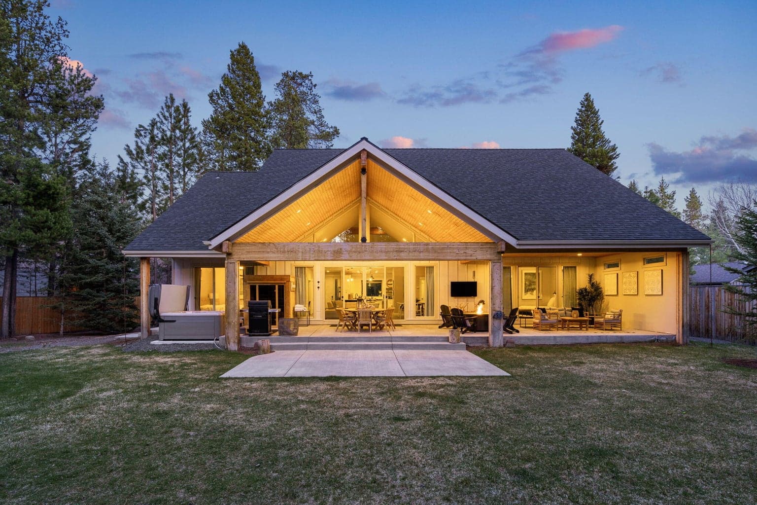 130 Feet of level grassy riverfront on the beautiful Deschutes River
