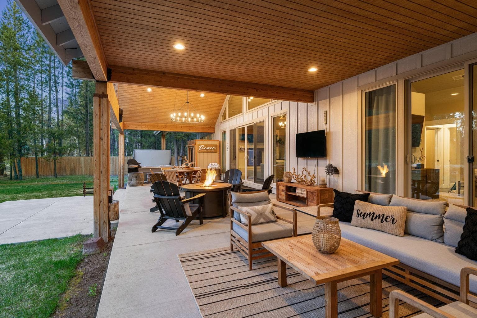 More than 1000 sq ft of covered outdoor living living area