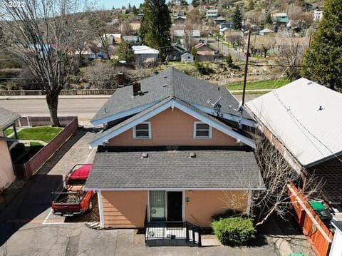 Photo of 531 11th 2 of 49