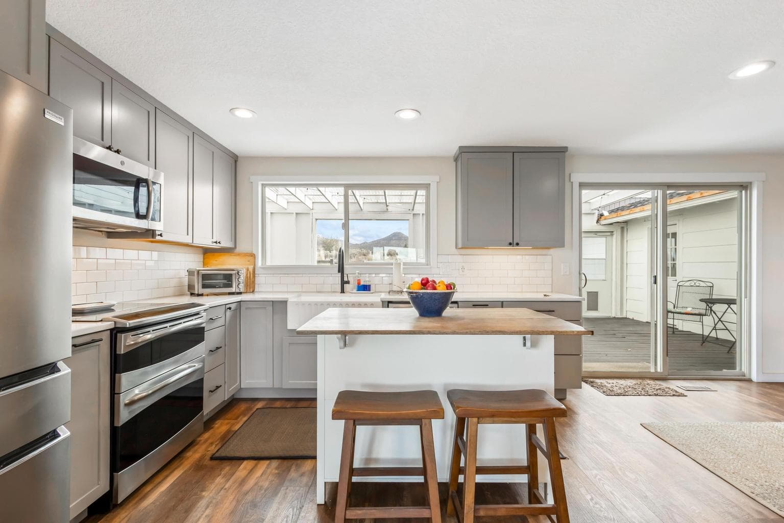 Photo of 17435 SW Hahlen Avenue 13 of 60