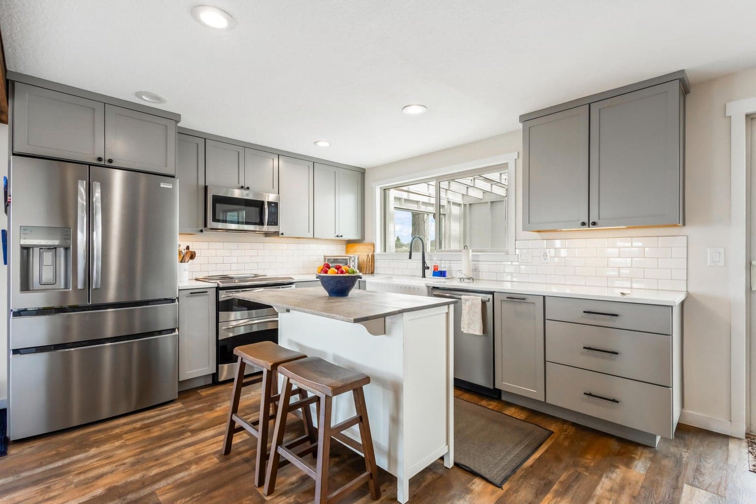 Photo of 17435 SW Hahlen Avenue 14 of 60