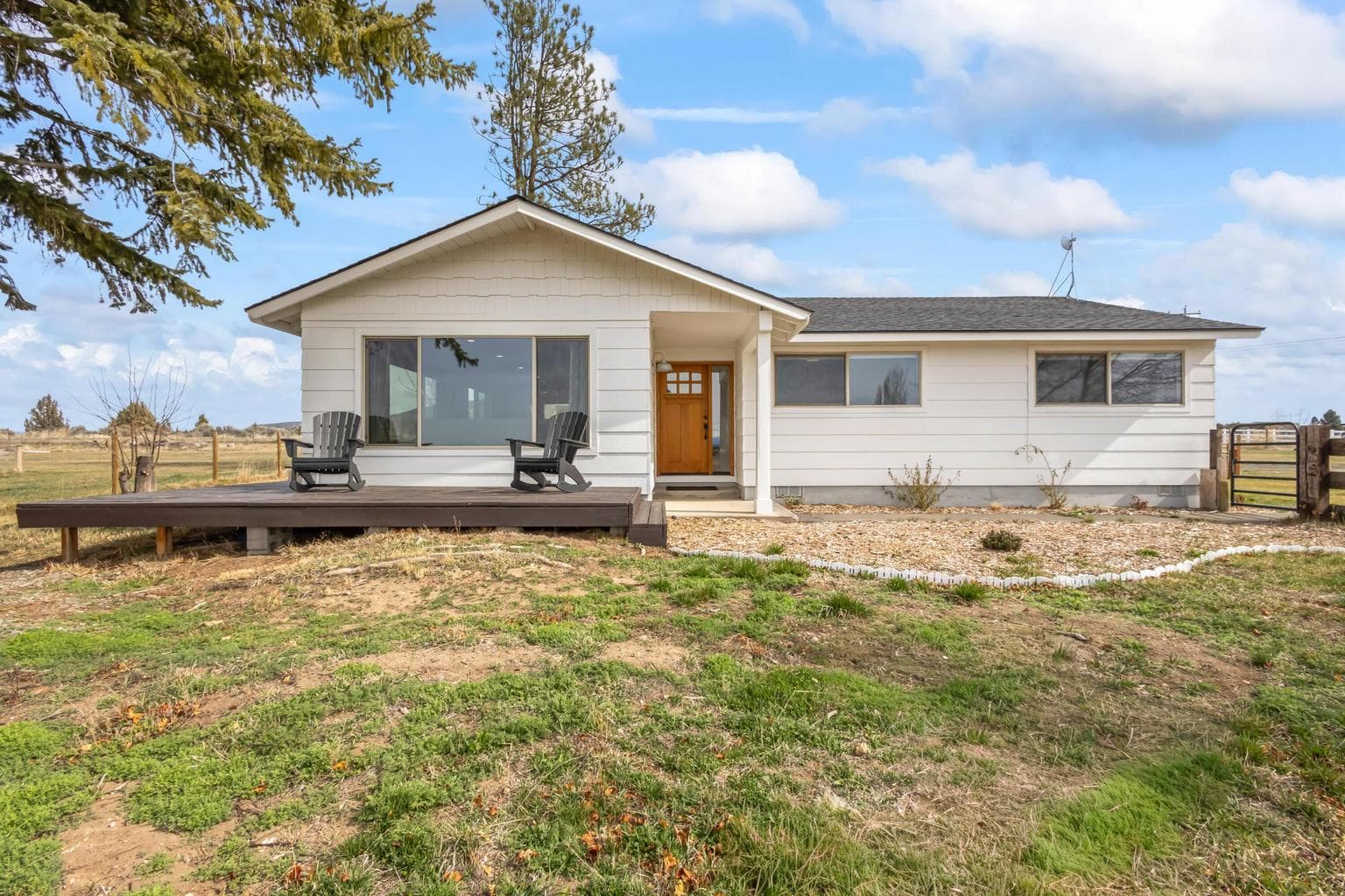 Photo of 17435 SW Hahlen Avenue 33 of 60