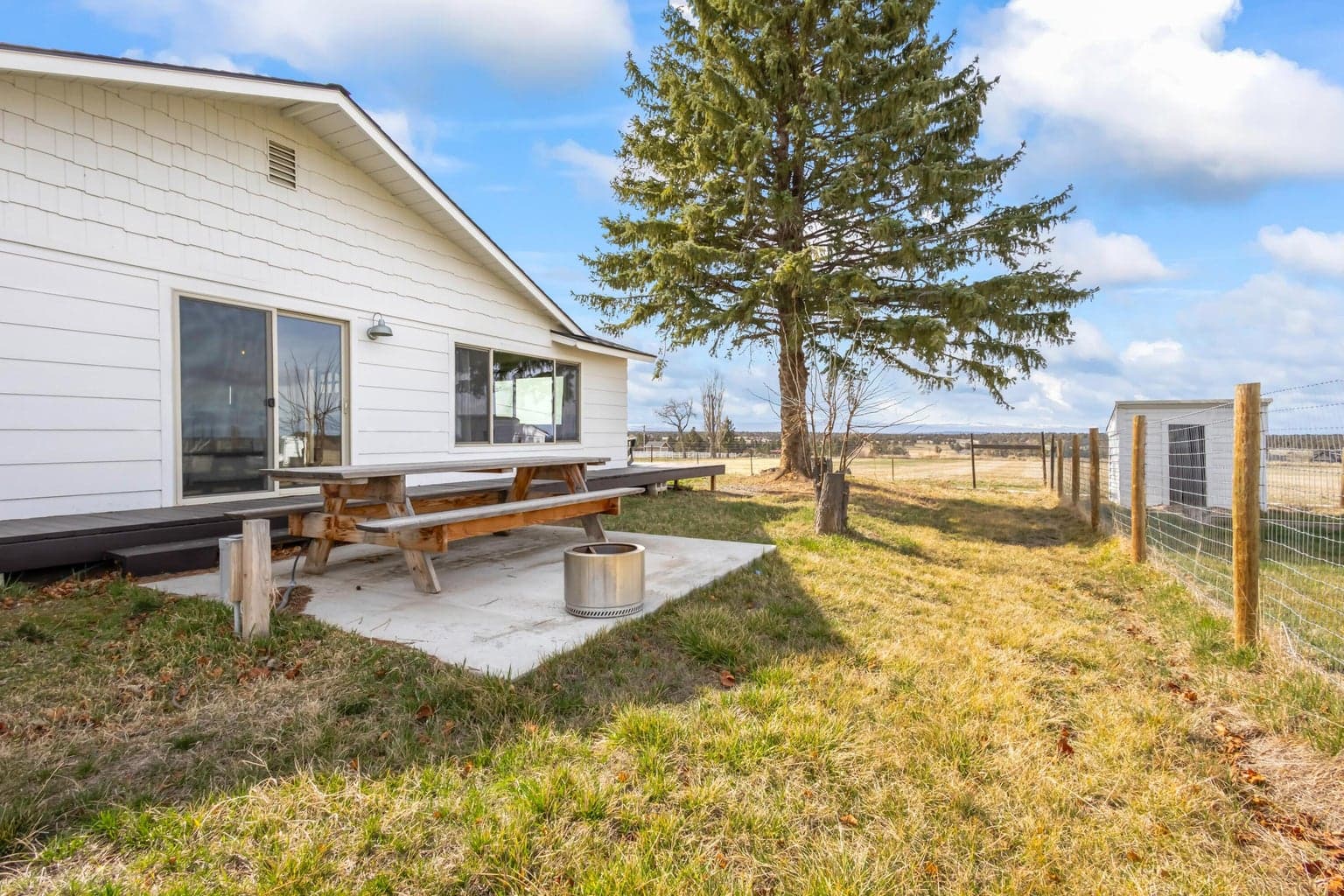 Photo of 17435 SW Hahlen Avenue 34 of 60