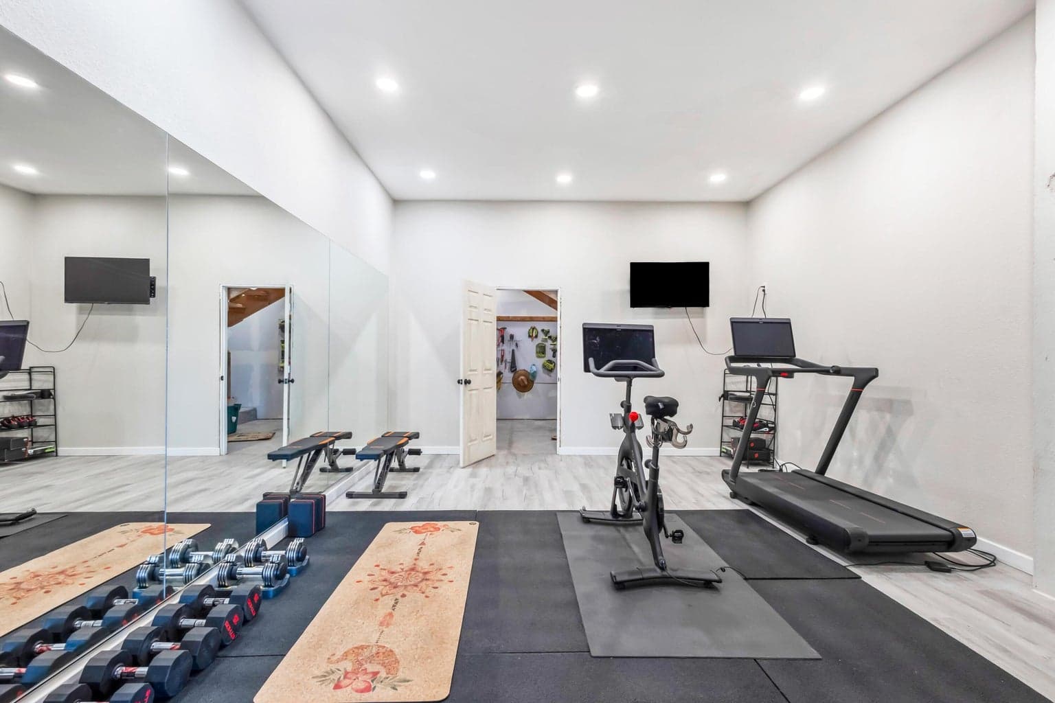 Photo of 17435 SW Hahlen Avenue 39 of 60