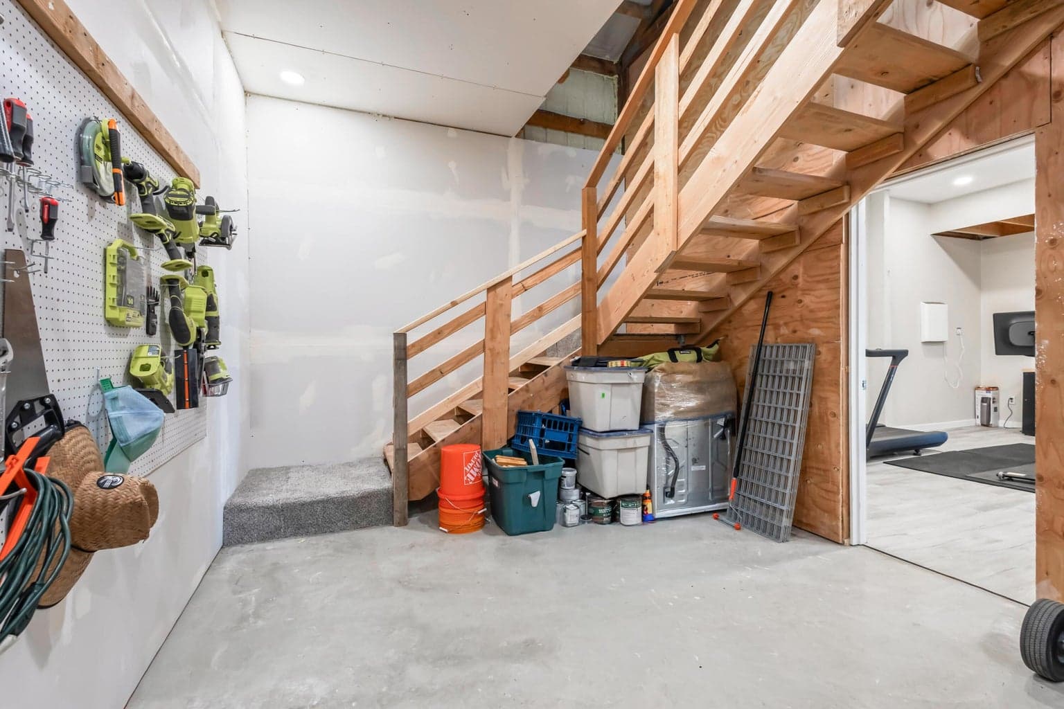 Photo of 17435 SW Hahlen Avenue 41 of 60