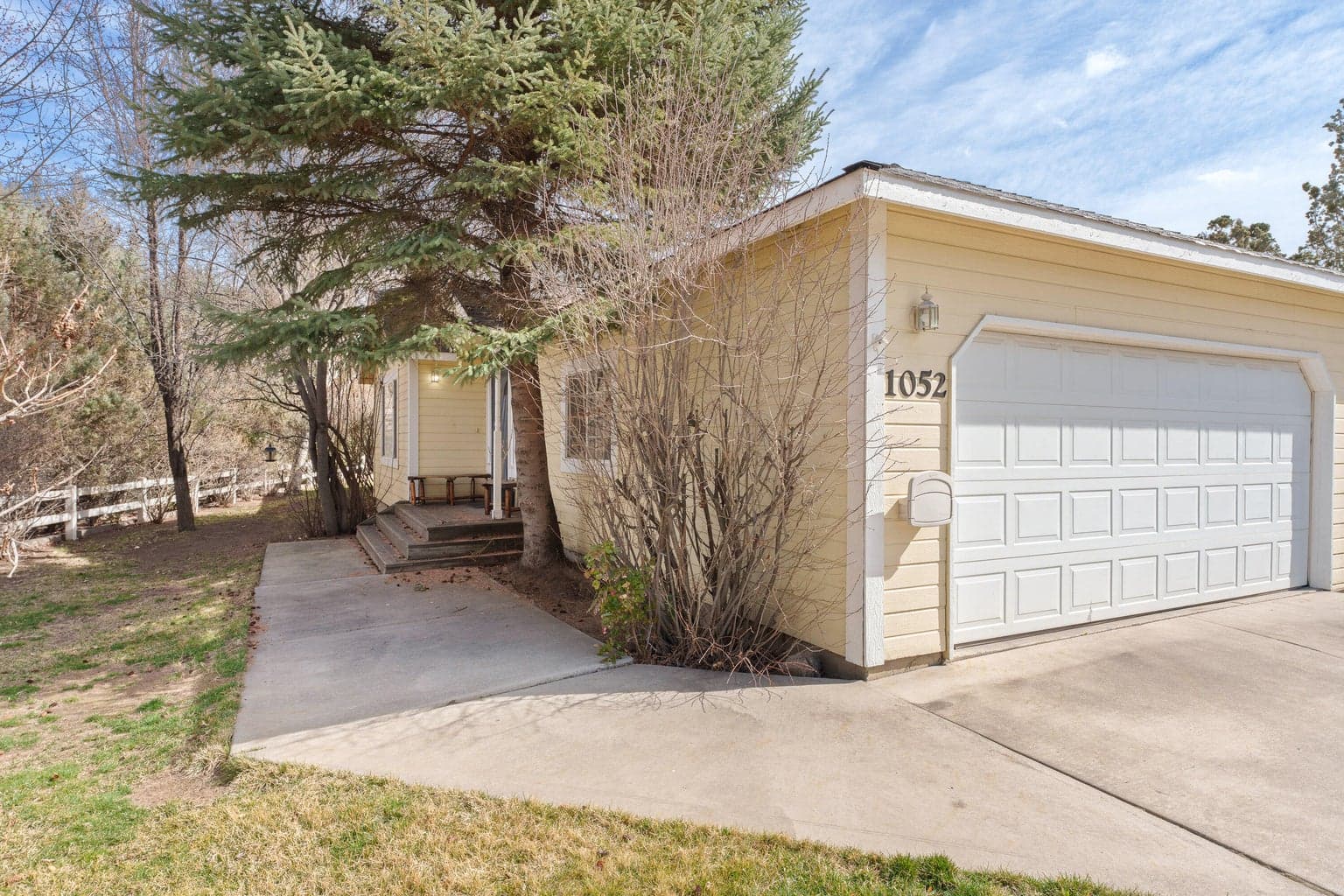Photo of 1052 Francis 2 of 31