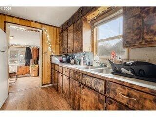 Photo of 2460 Melrose 5 of 8