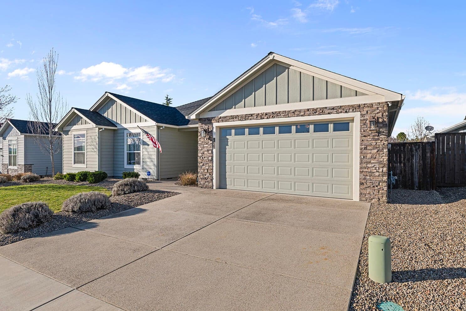 1043 Arrowhead