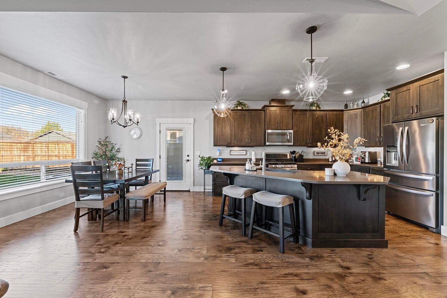 Photo of 1043 Arrowhead 5 of 29