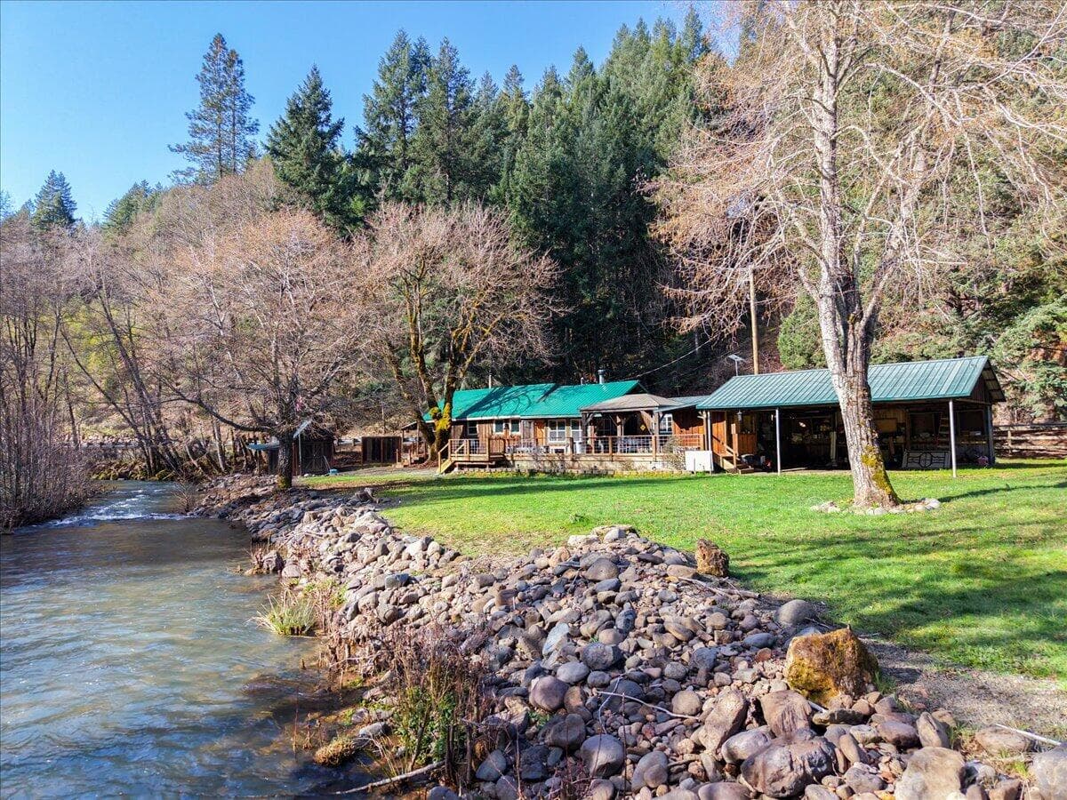 9972 Elk Creek, Trail, 97541