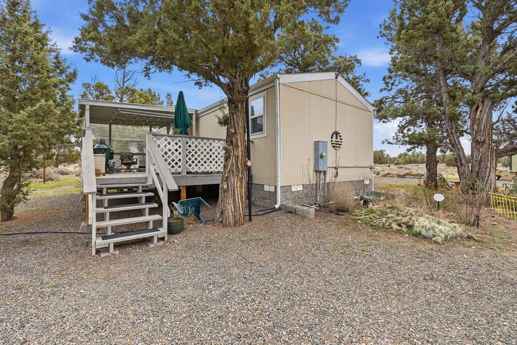 Photo of 14860 Umpqua 1 of 24