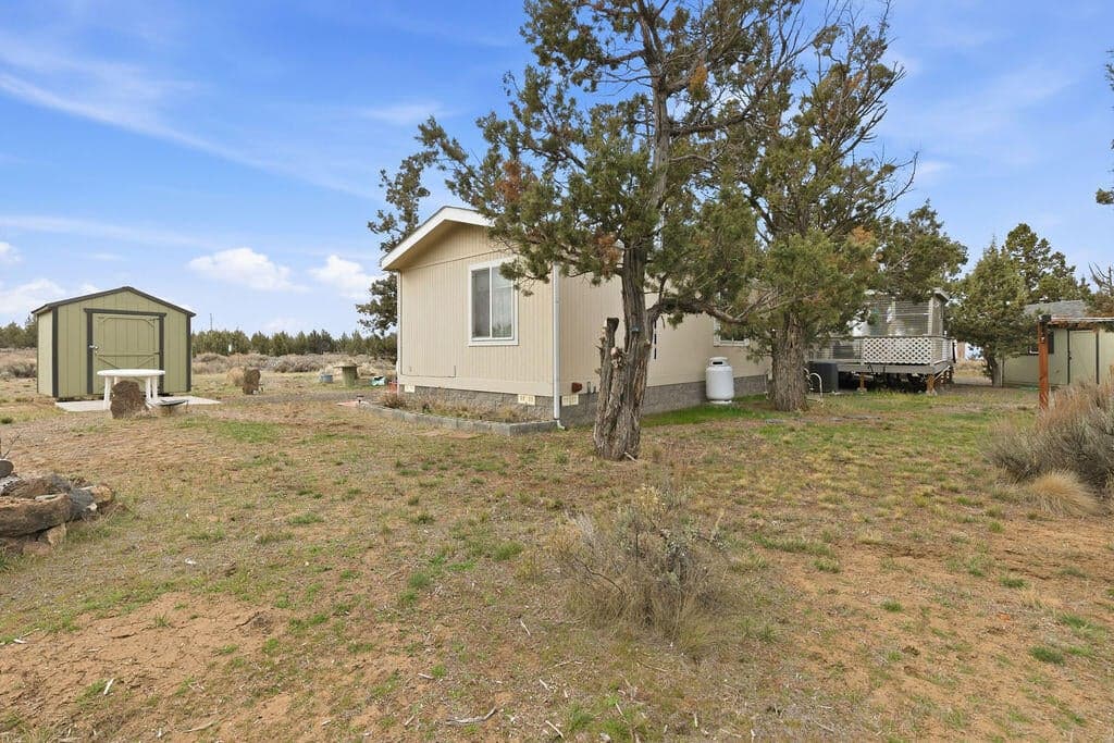 Photo of 14860 Umpqua 2 of 24