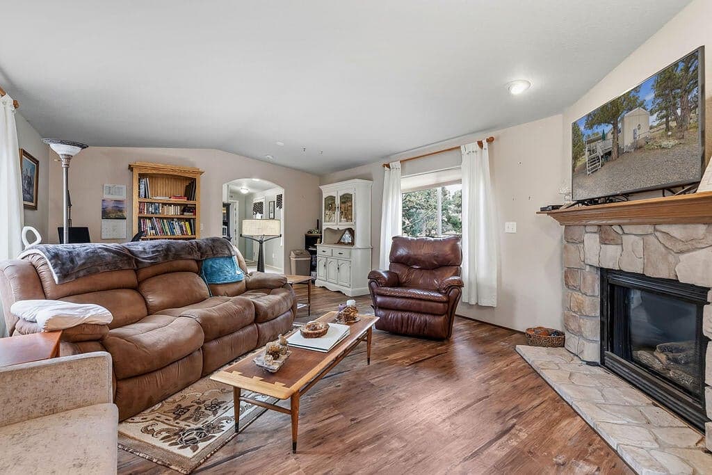 Photo of 14860 Umpqua 4 of 24