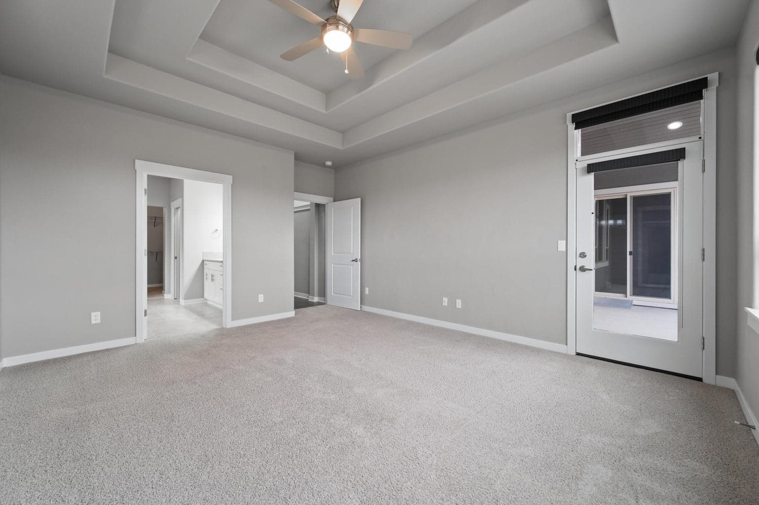 Photo of 887 NE Hudspeth Circle 10 of 27