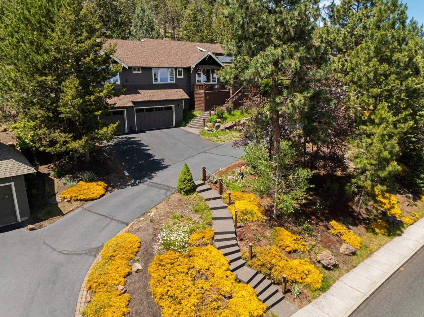 Photo of 3057 Colonial 2 of 35
