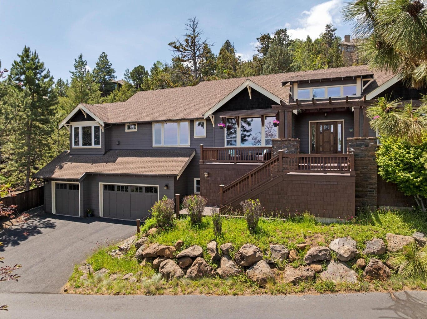 Photo of 3057 Colonial 1 of 35