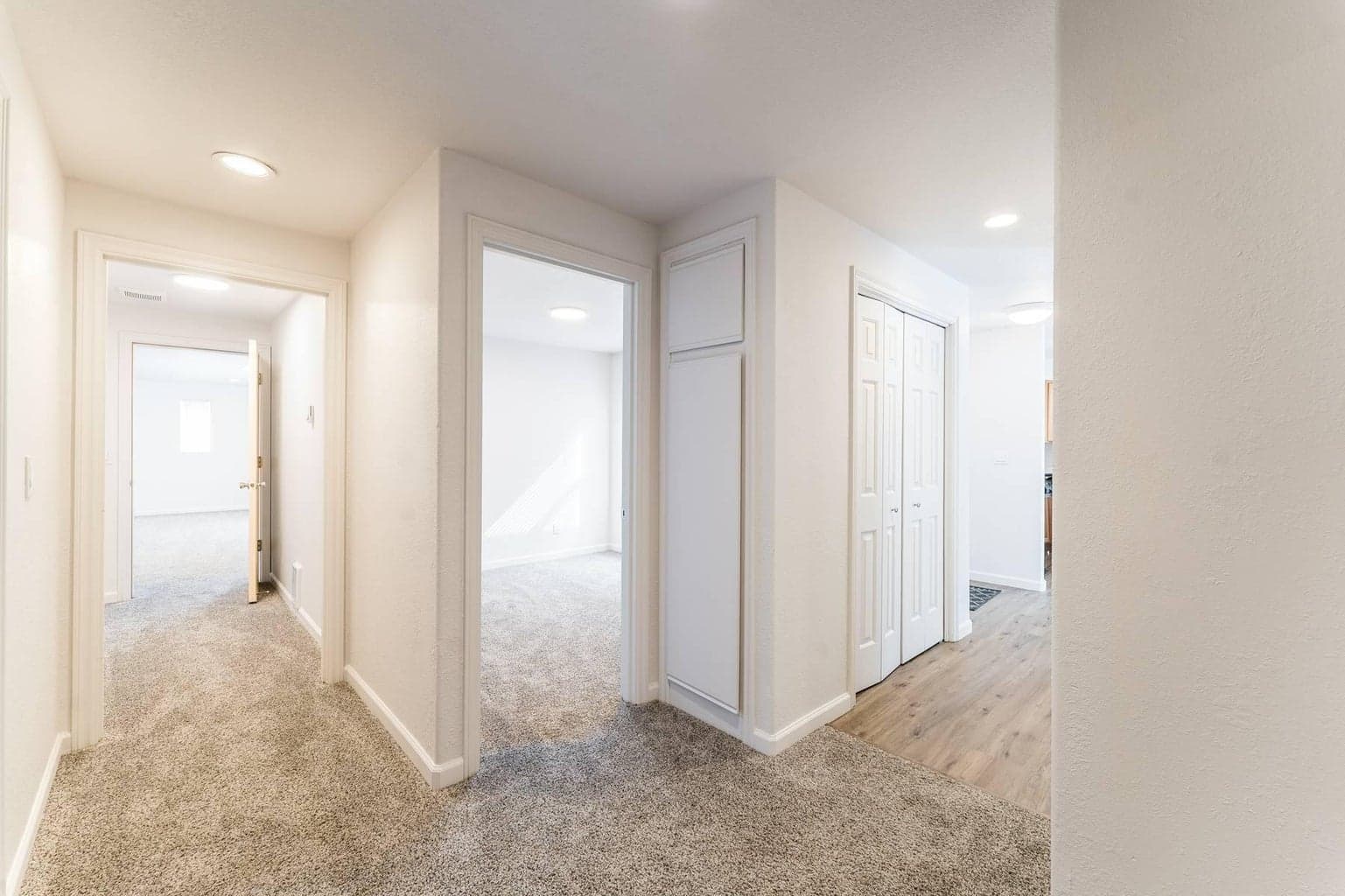Photo of 961 S Algonquian Court 15 of 30