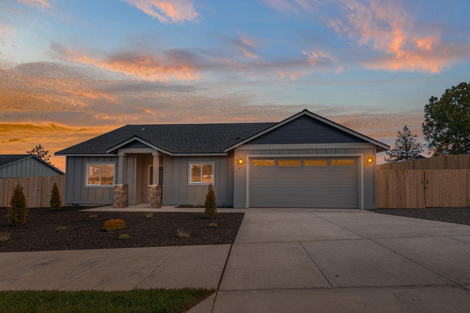 *Photos of home w/ similar floorplan.