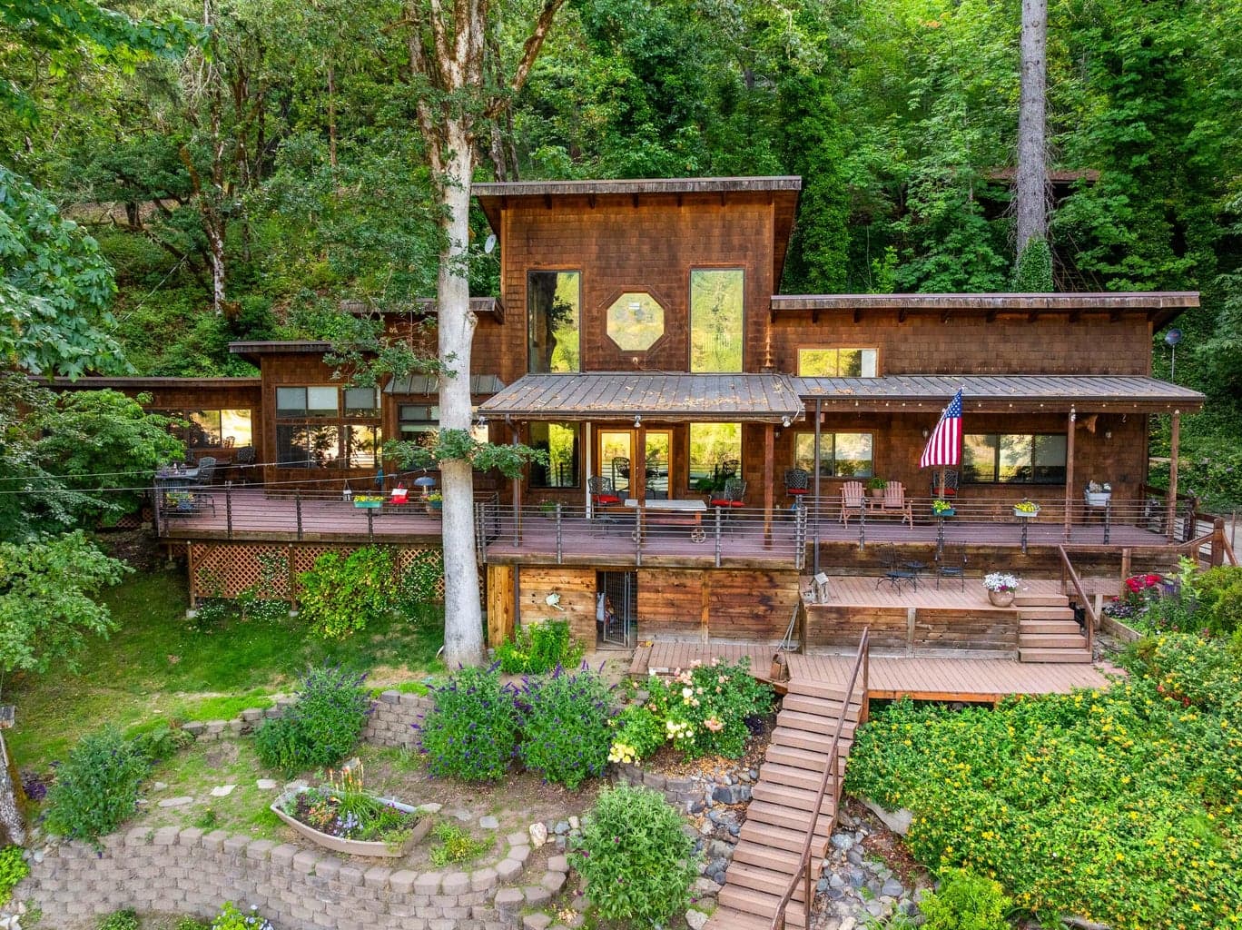 Photo of 4941 Riverbanks 2 of 60