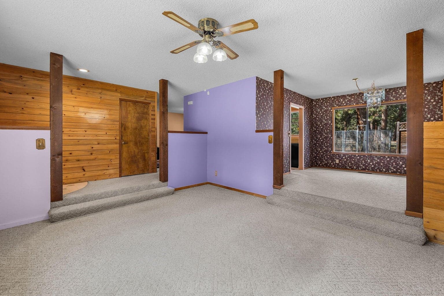 Front door on the left, Dining Room to the right.