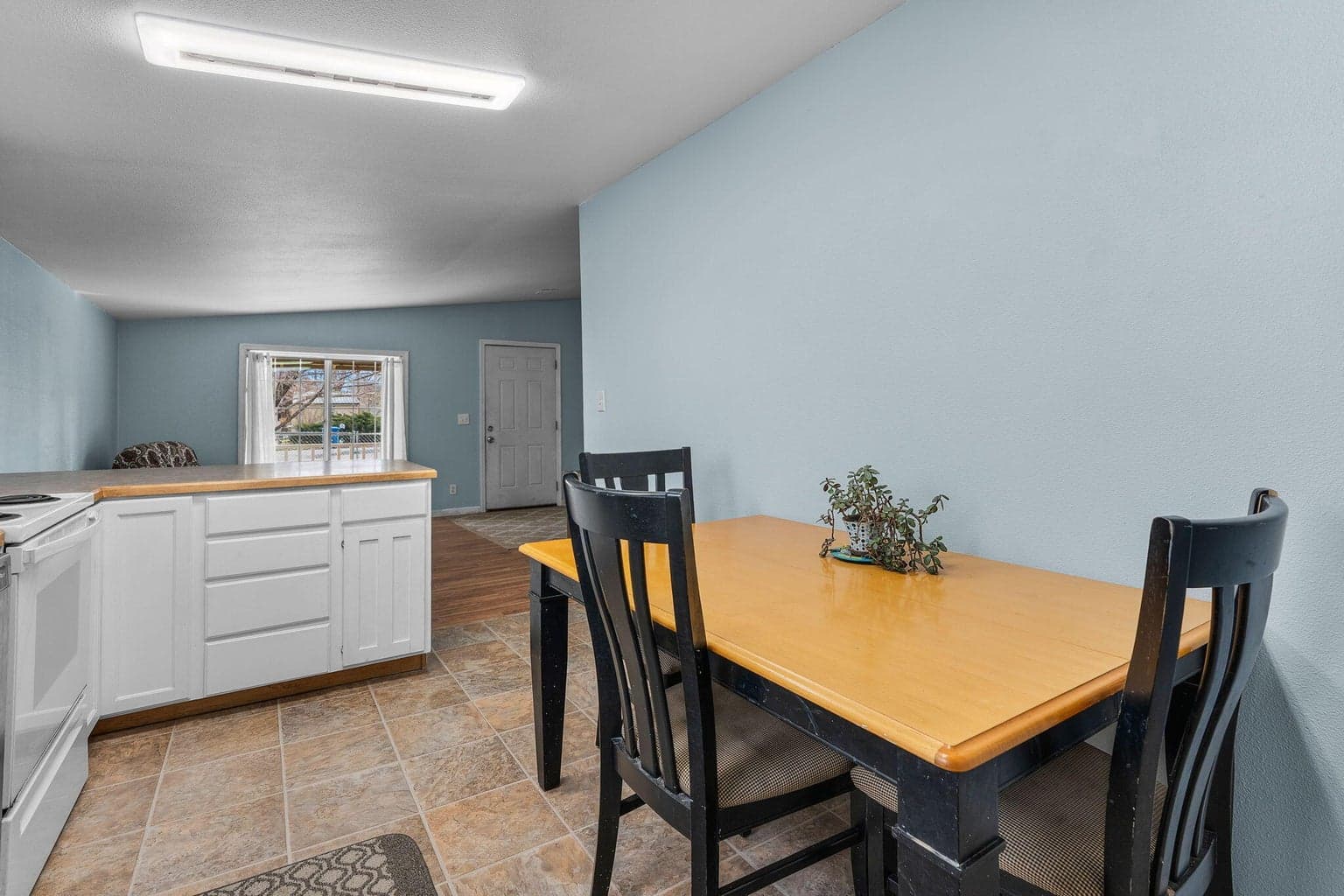 Photo of 859 NW Ewen Street 18 of 31
