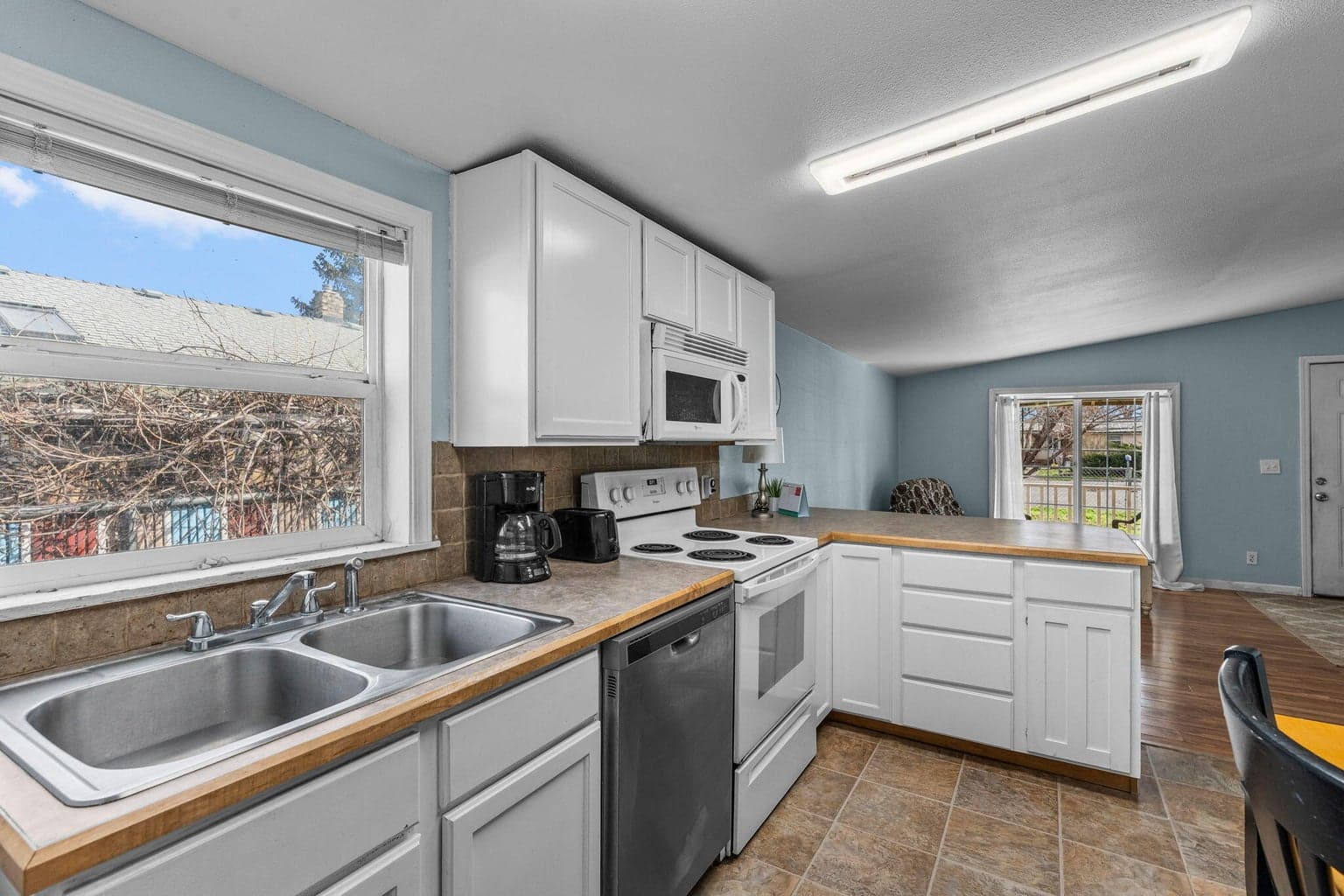 Photo of 859 NW Ewen Street 20 of 31