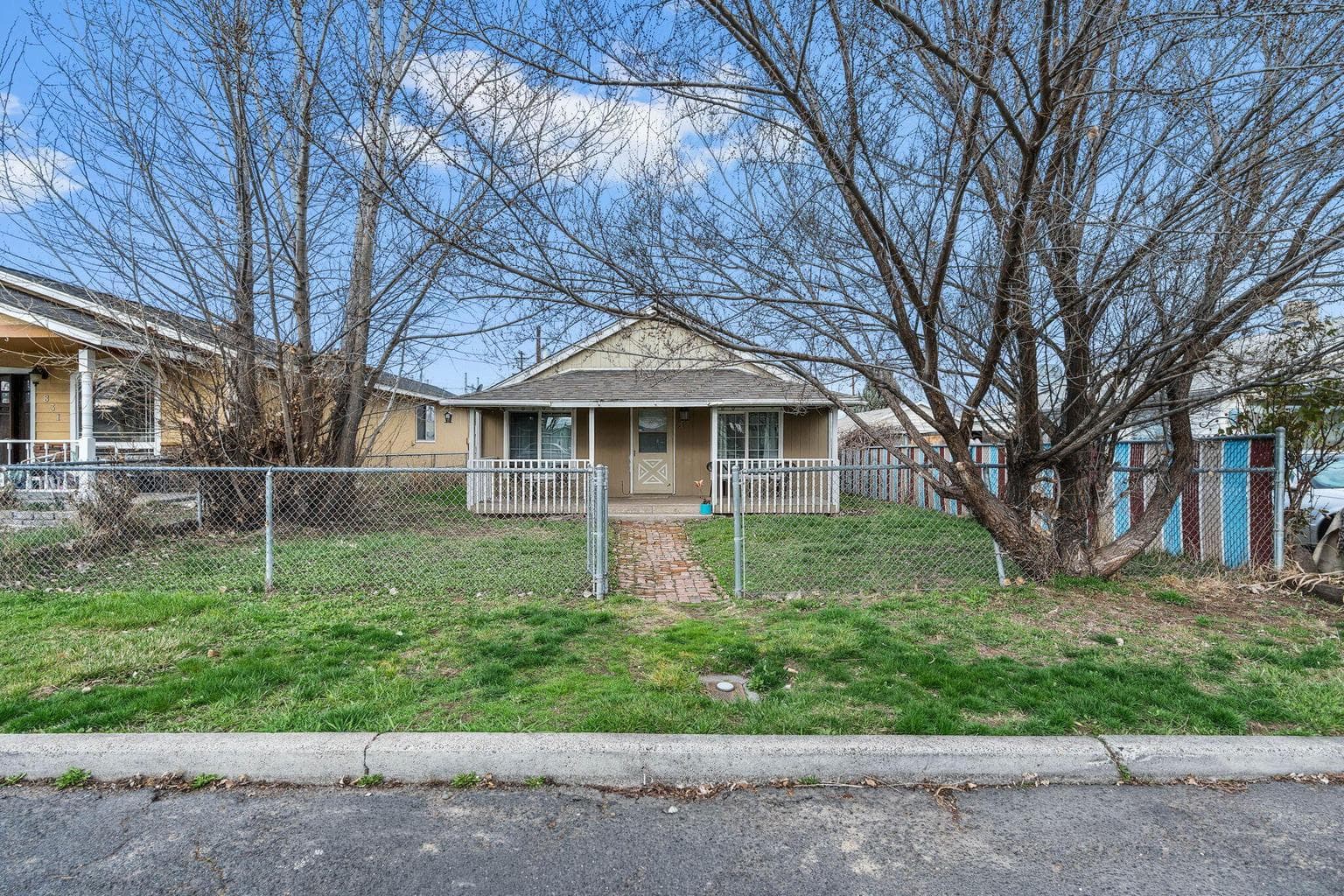 Photo of 859 Ewen 2 of 31