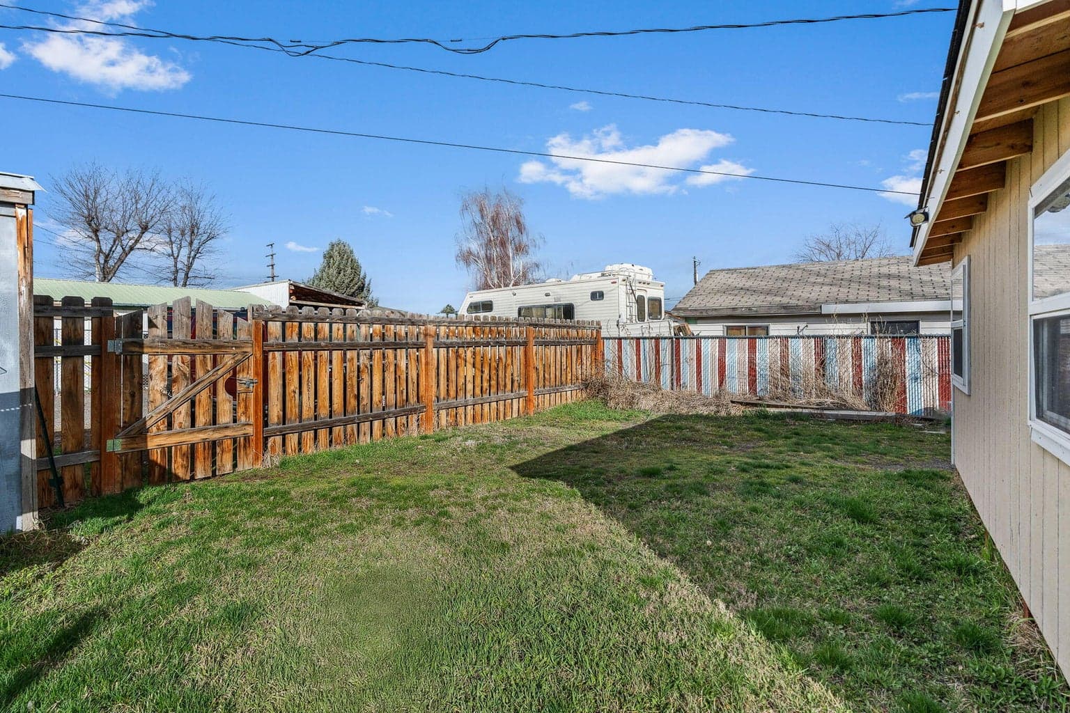Photo of 859 NW Ewen Street 25 of 31