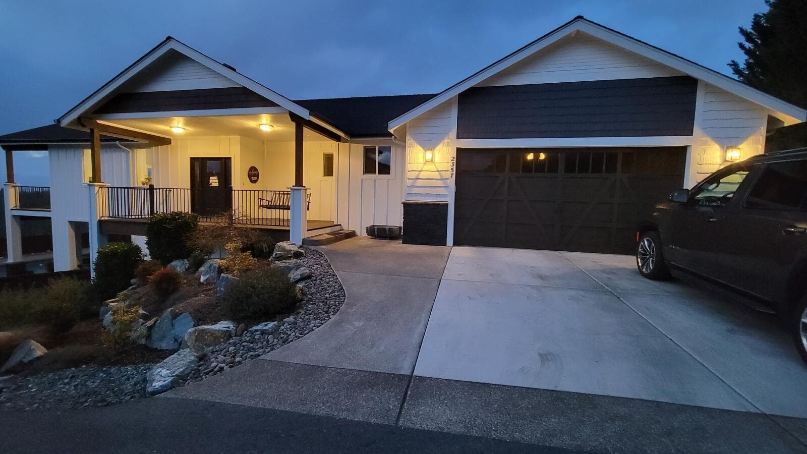Photo of 2357 Robertson Crest 2 of 53