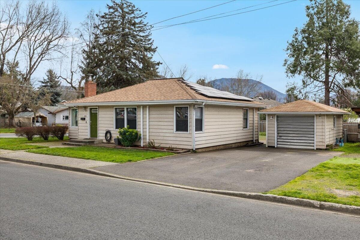 442 Baker