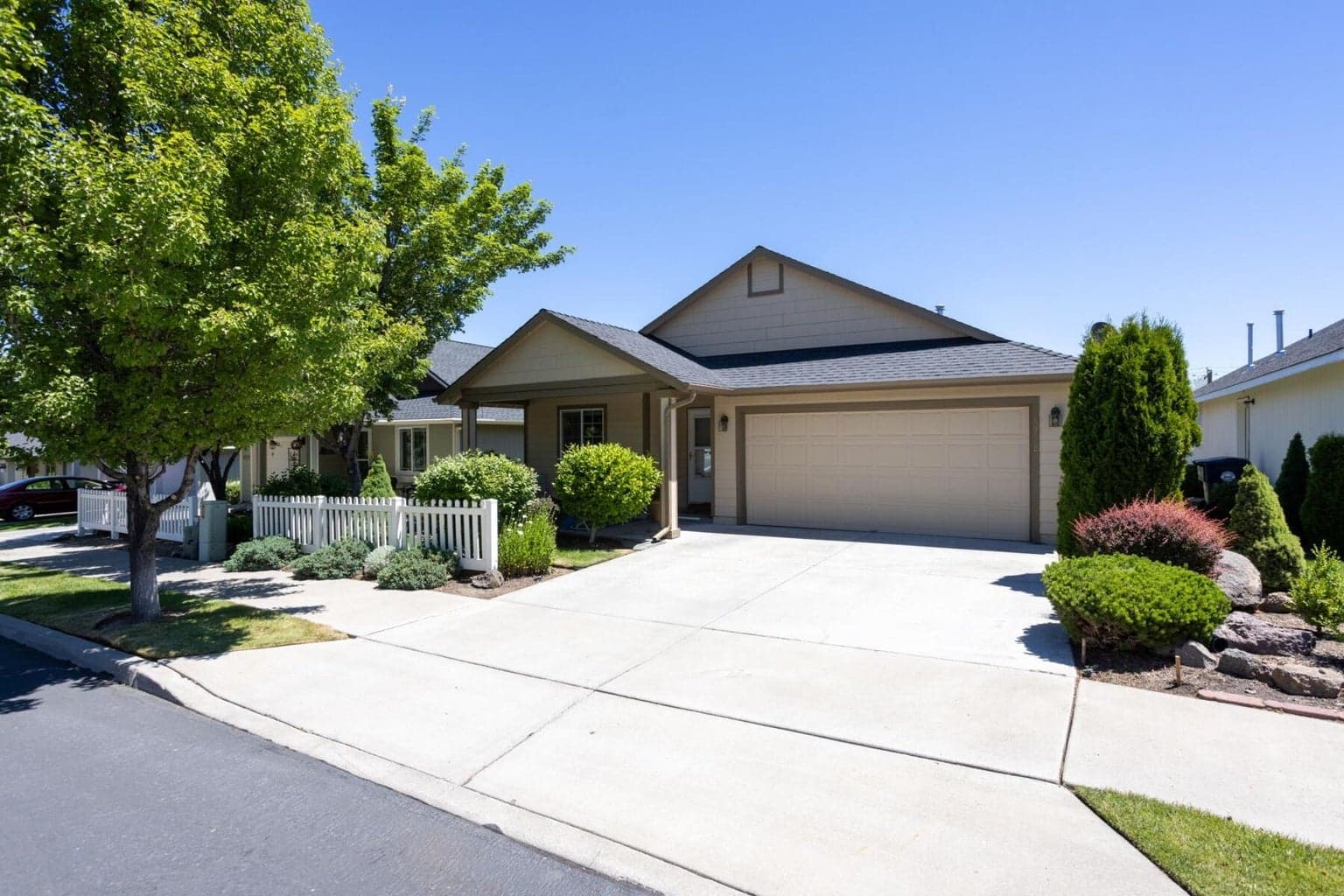 Photo of 3728 29th 2 of 33