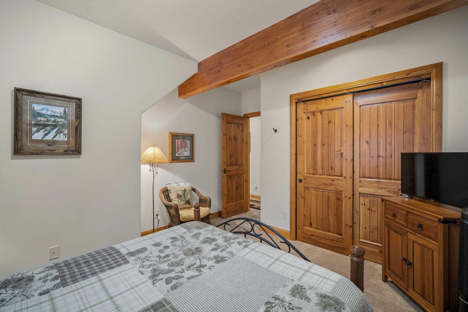 Photo of 57414 Sun Eagle Lane 32 of 48