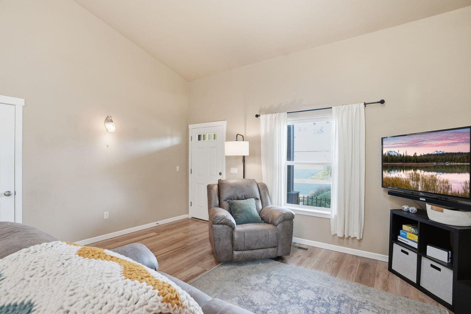 Photo of 20648 Beaumont 4 of 23