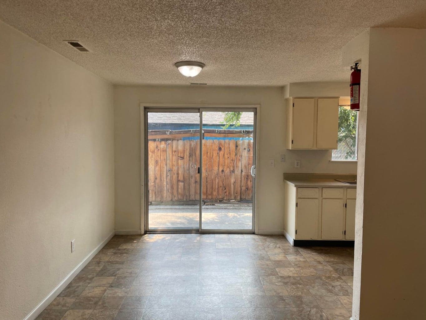 Photo of 735 Kenyon 5 of 39