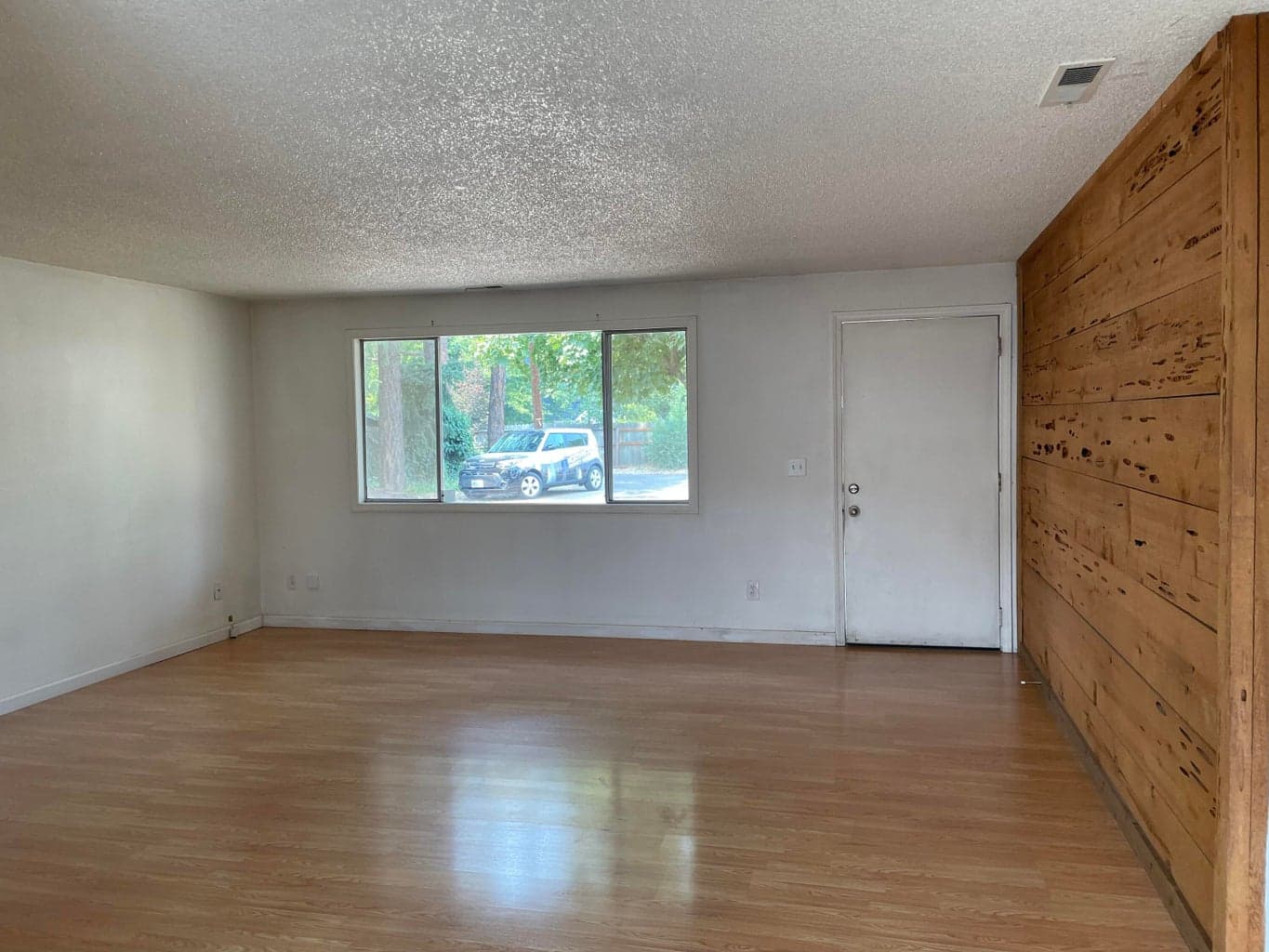 Photo of 735 Kenyon 4 of 39