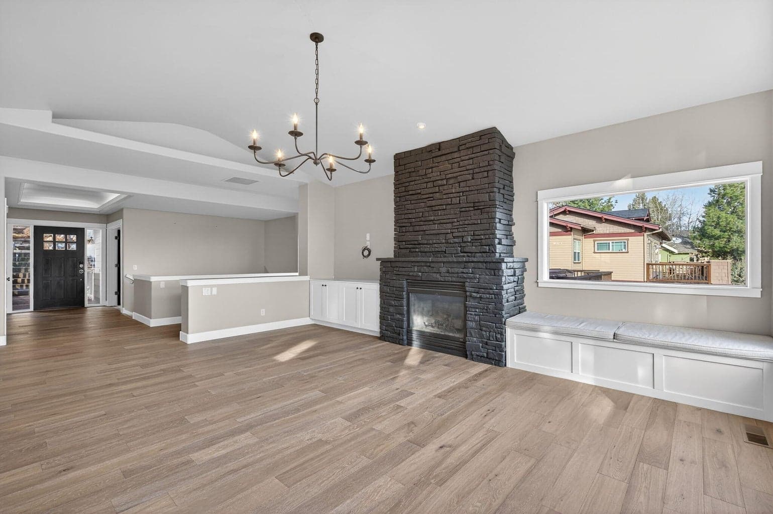 Photo of 3122 NW Colonial Drive 6 of 38