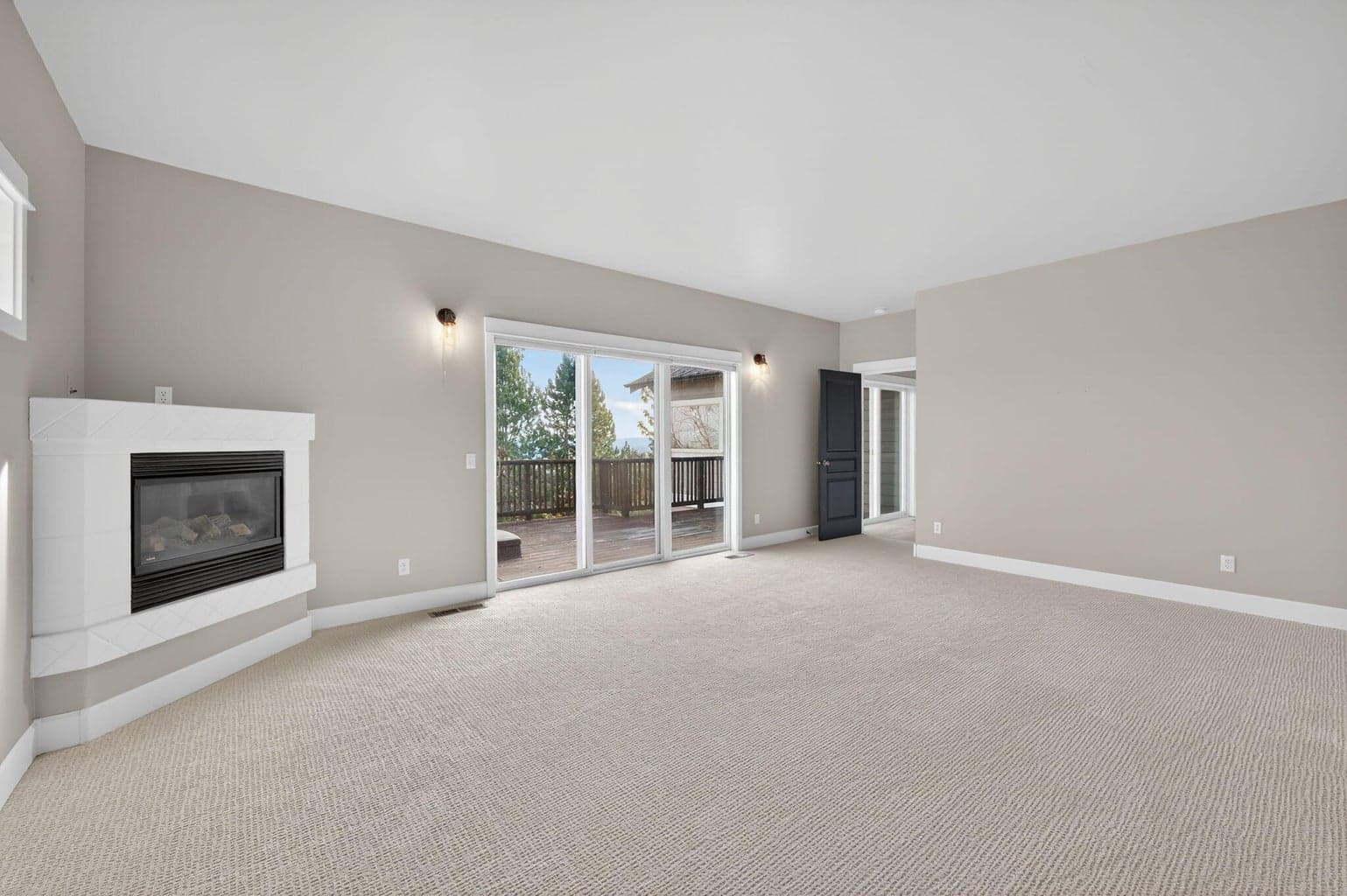 Photo of 3122 NW Colonial Drive 16 of 38