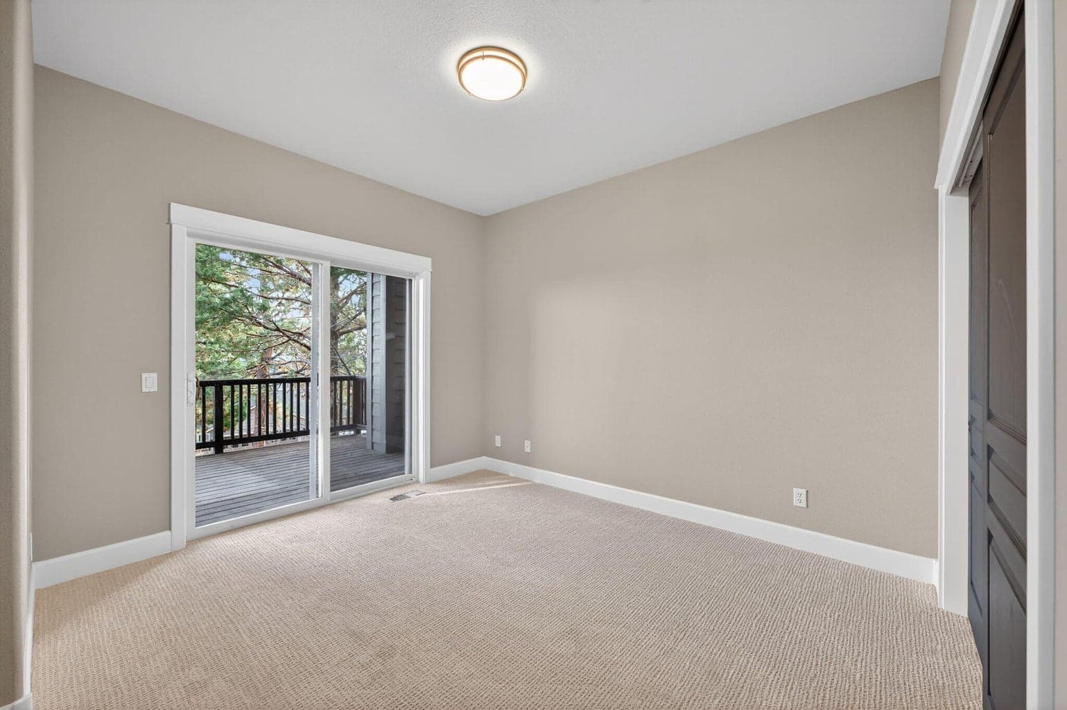 Photo of 3122 NW Colonial Drive 27 of 38
