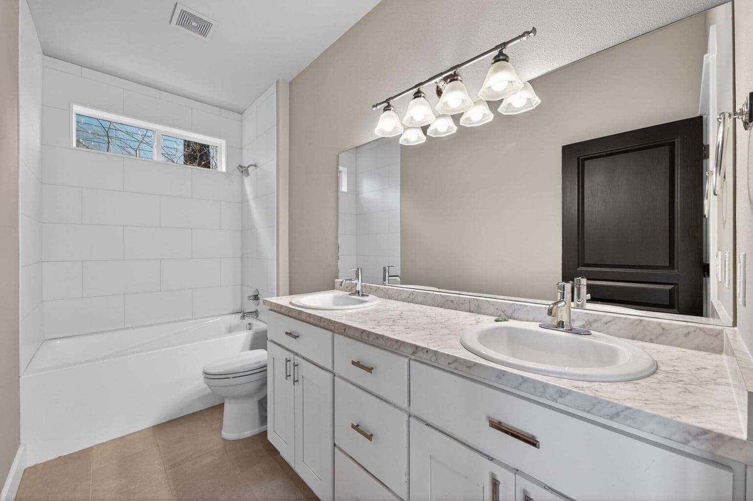 Photo of 3122 NW Colonial Drive 28 of 38