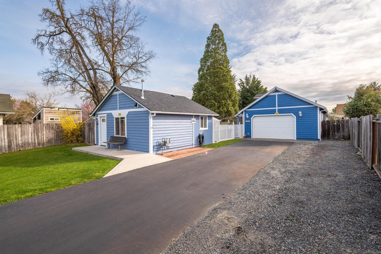 1055 Kokanee