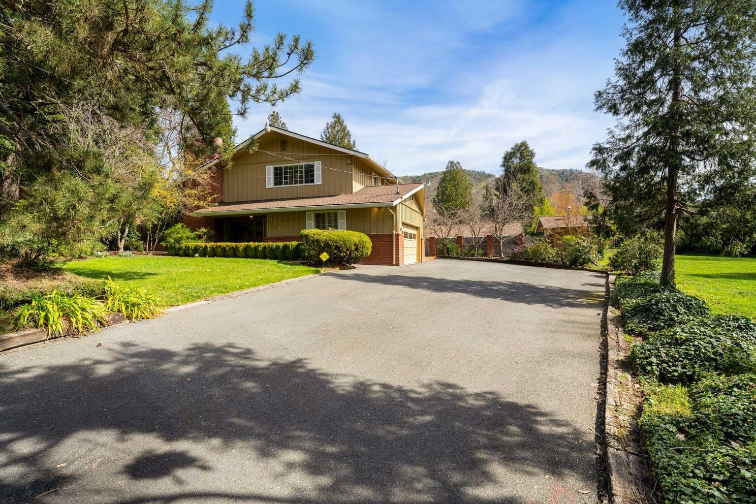 Photo of 1345 9th 2 of 65