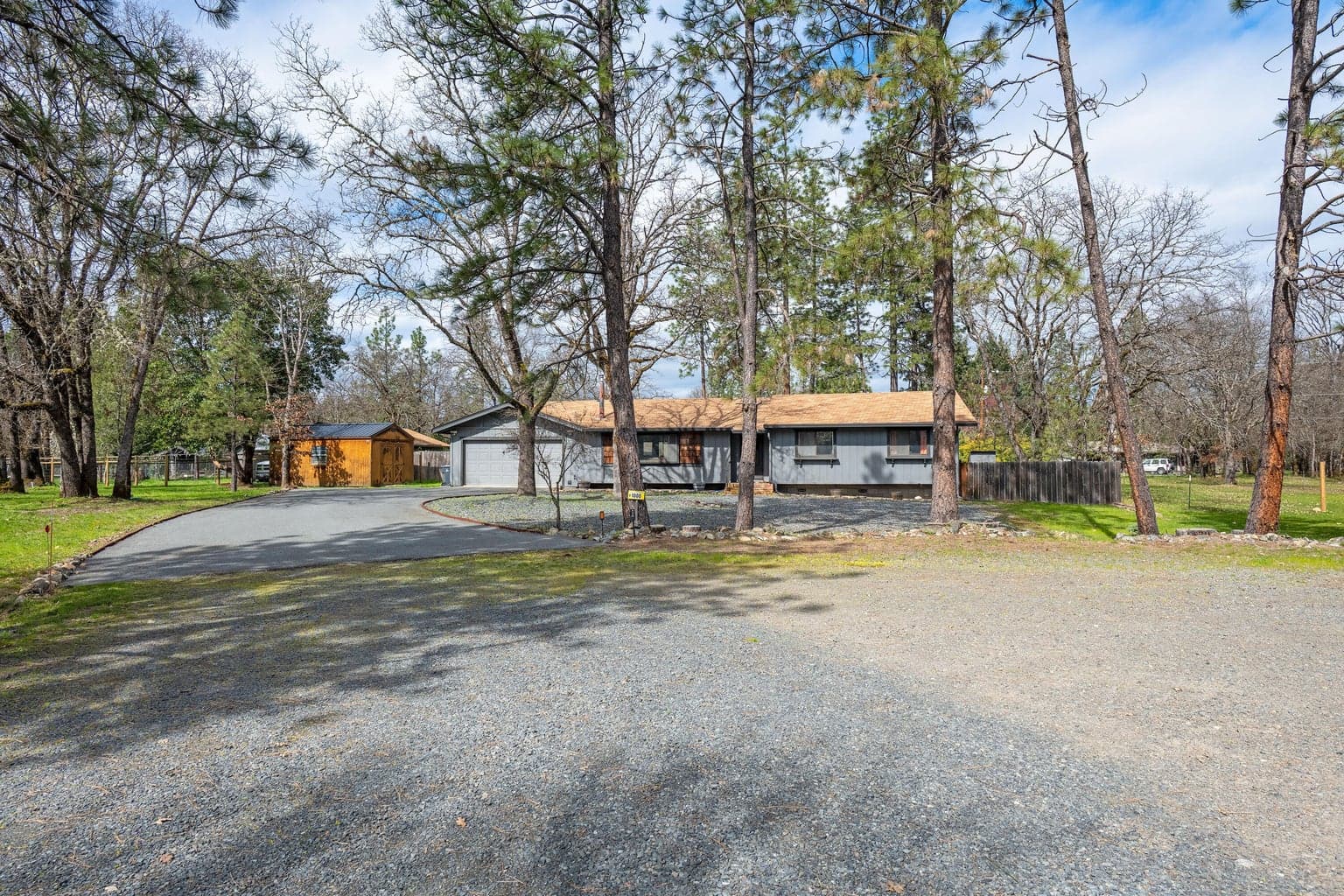 1000 Lawrence, Merlin, 97532