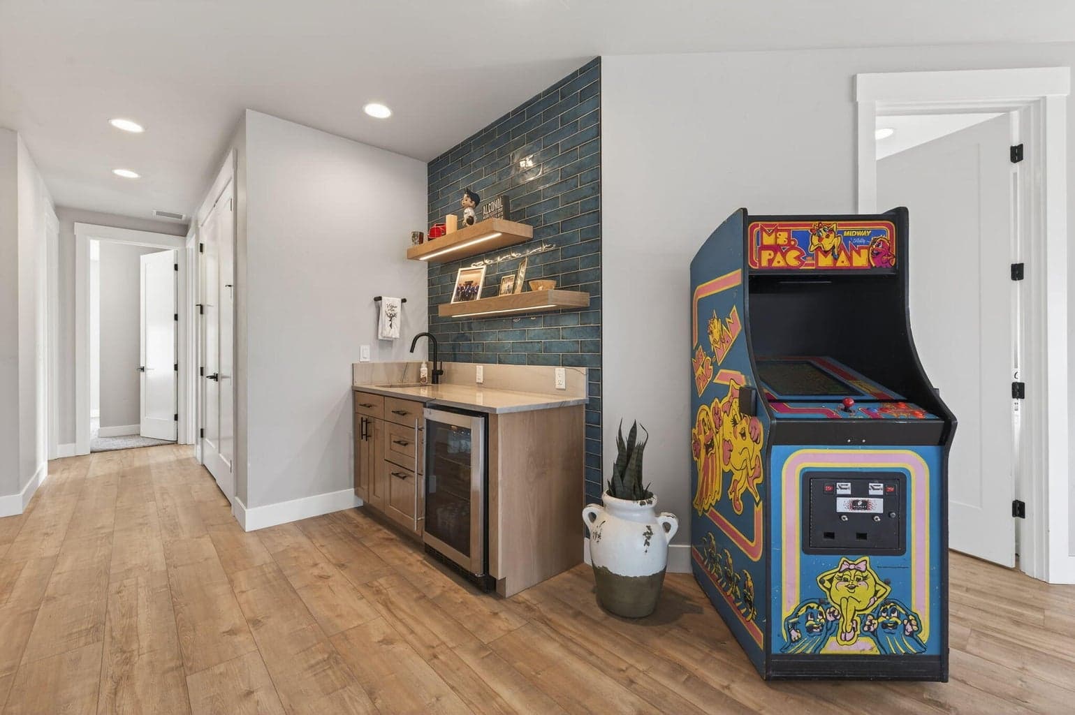 Photo of 3781 SW 43rd Street 43 of 58