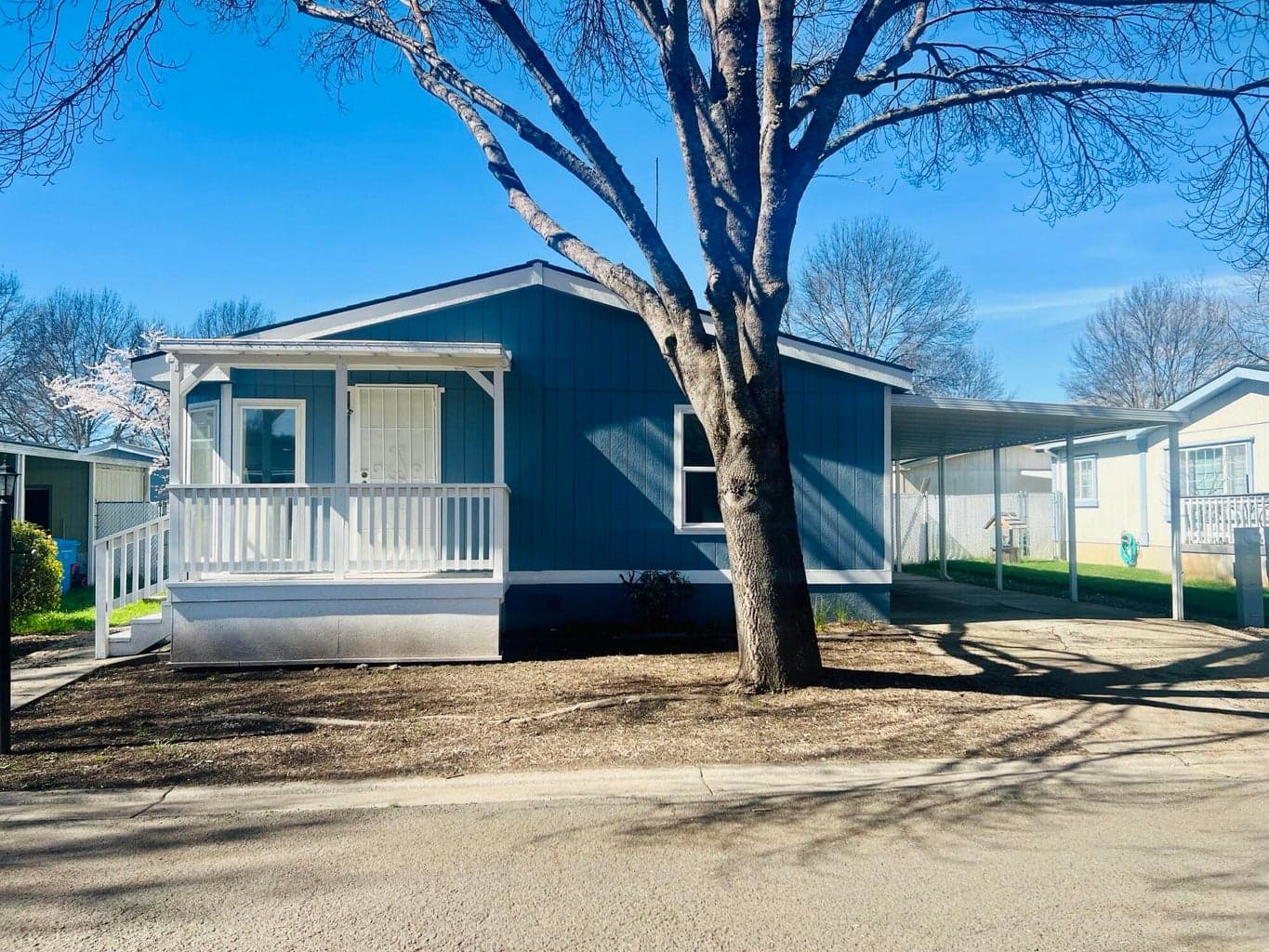 Photo of 633 Archwood 3 of 27