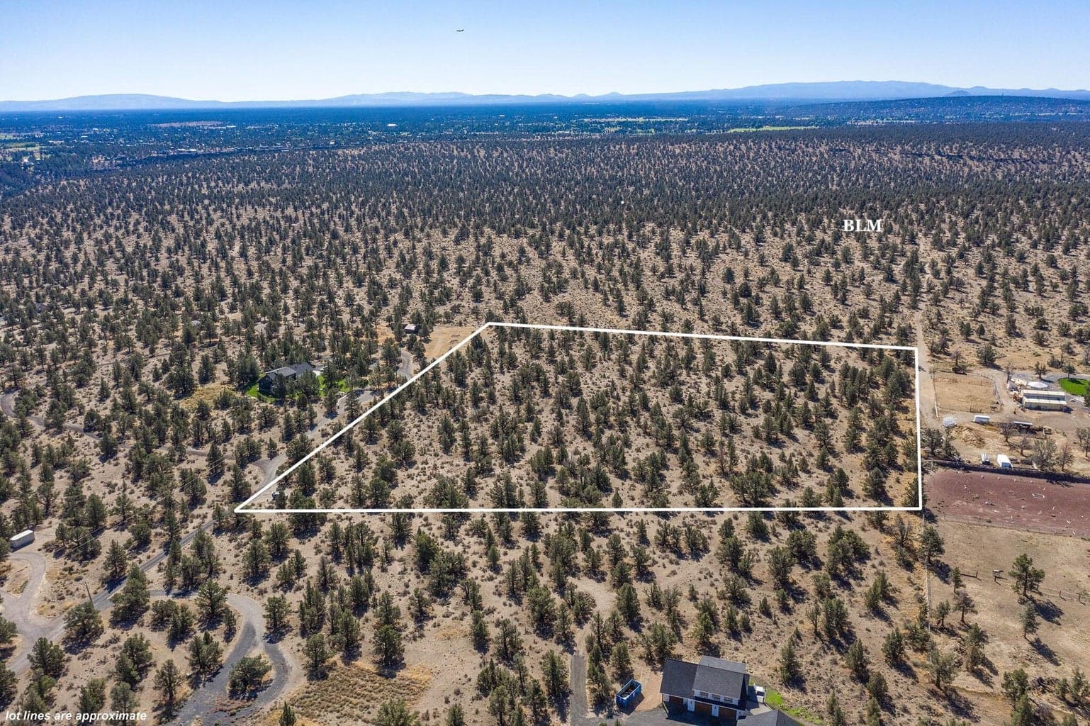 Over 4000 acres of BLM at your back door!