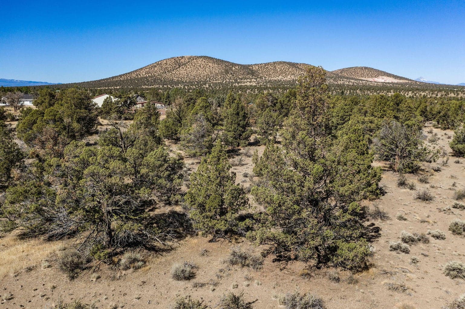 Future second story offers peek-a-boo Cascade Mountain views.