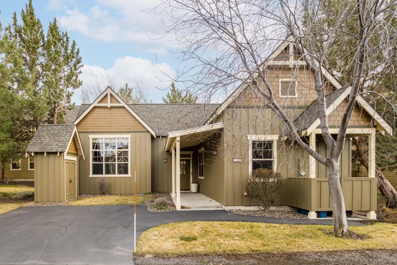 This beautifully maintained Eagle Crest home sits on a corner lot